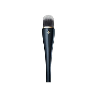 Light Coverage Foundation Brush Clé de Peau Beauté