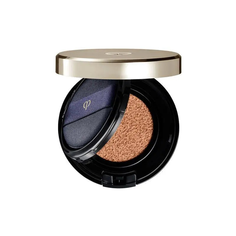 Radiant Cushion Foundation Clé de Peau Beauté