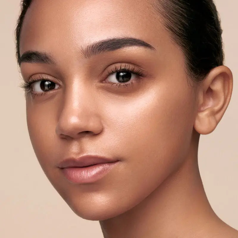 Radiant Cushion Foundation Dewy Clé de Peau Beauté
