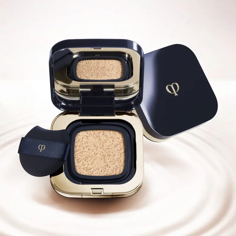 Radiant Cushion Foundation Dewy Clé de Peau Beauté