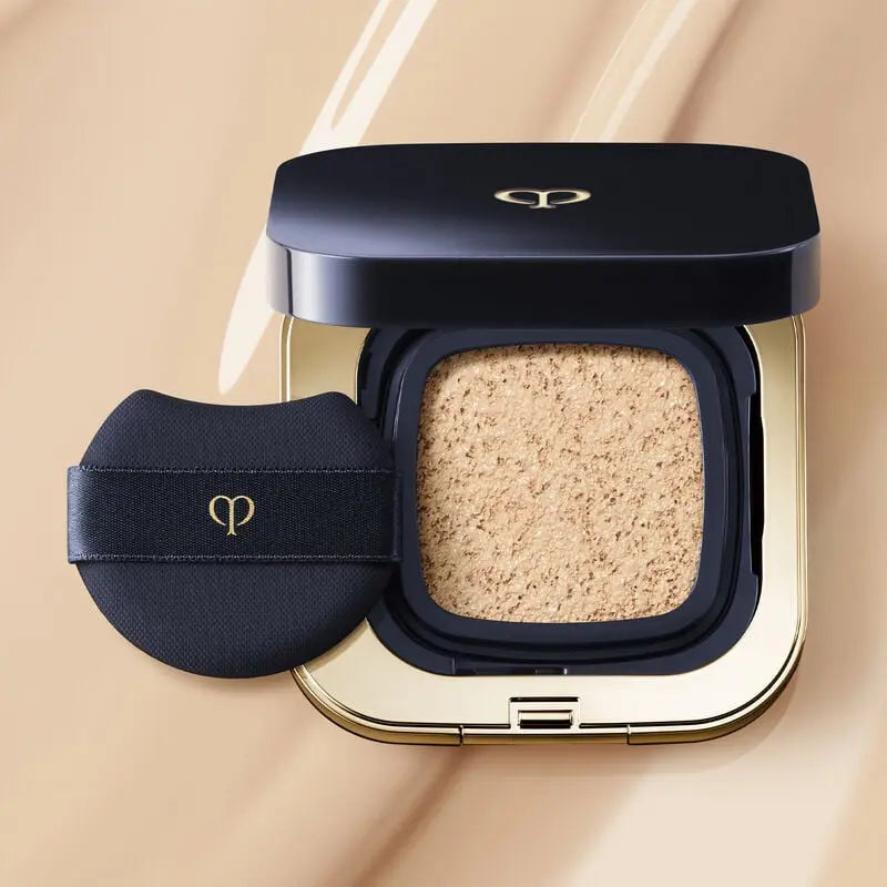 Radiant Cushion Foundation Dewy Clé de Peau Beauté