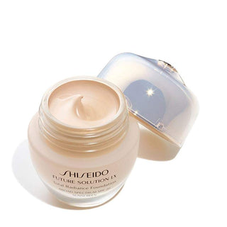 Total Radiance Foundation - KoKo Shiseido Beauté
